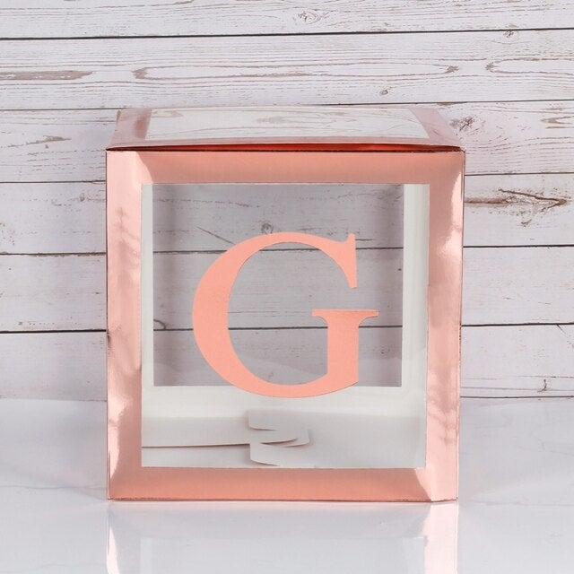 Cube avec lettres de l’alphabet pour decoration anniversaire