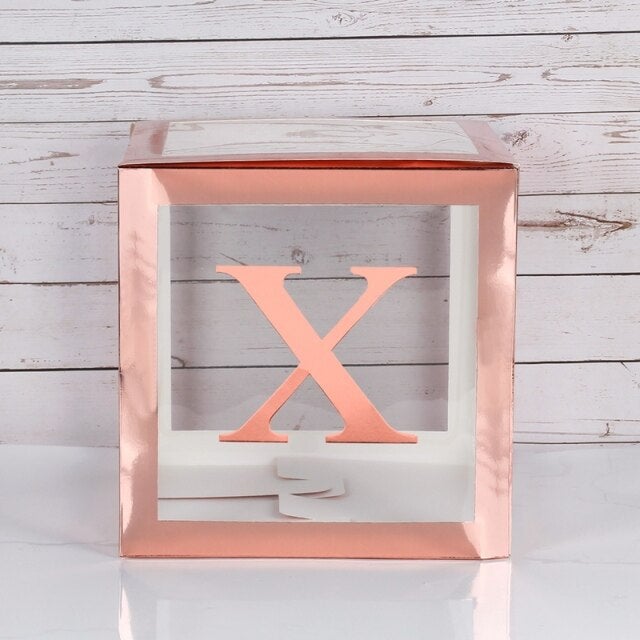 Cube avec lettres de l’alphabet pour decoration anniversaire