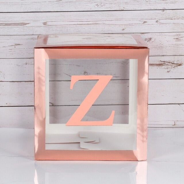 Cube avec lettres de l’alphabet pour decoration anniversaire