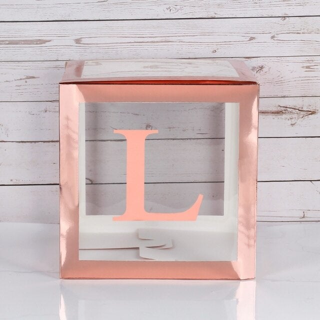 Cube avec lettres de l’alphabet pour decoration anniversaire