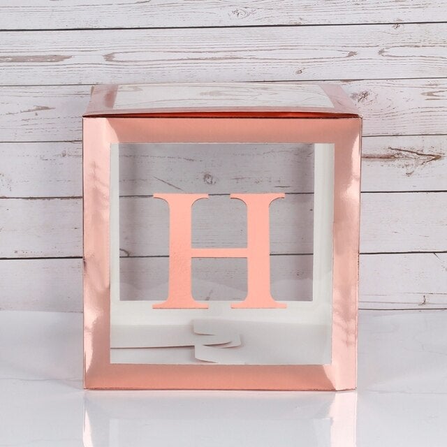 Cube avec lettres de l’alphabet pour decoration anniversaire