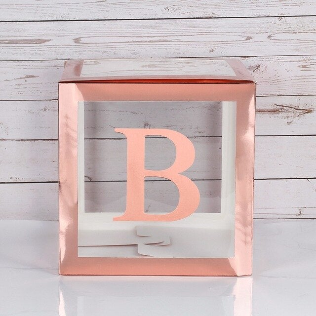 Cube avec lettres de l’alphabet pour decoration anniversaire